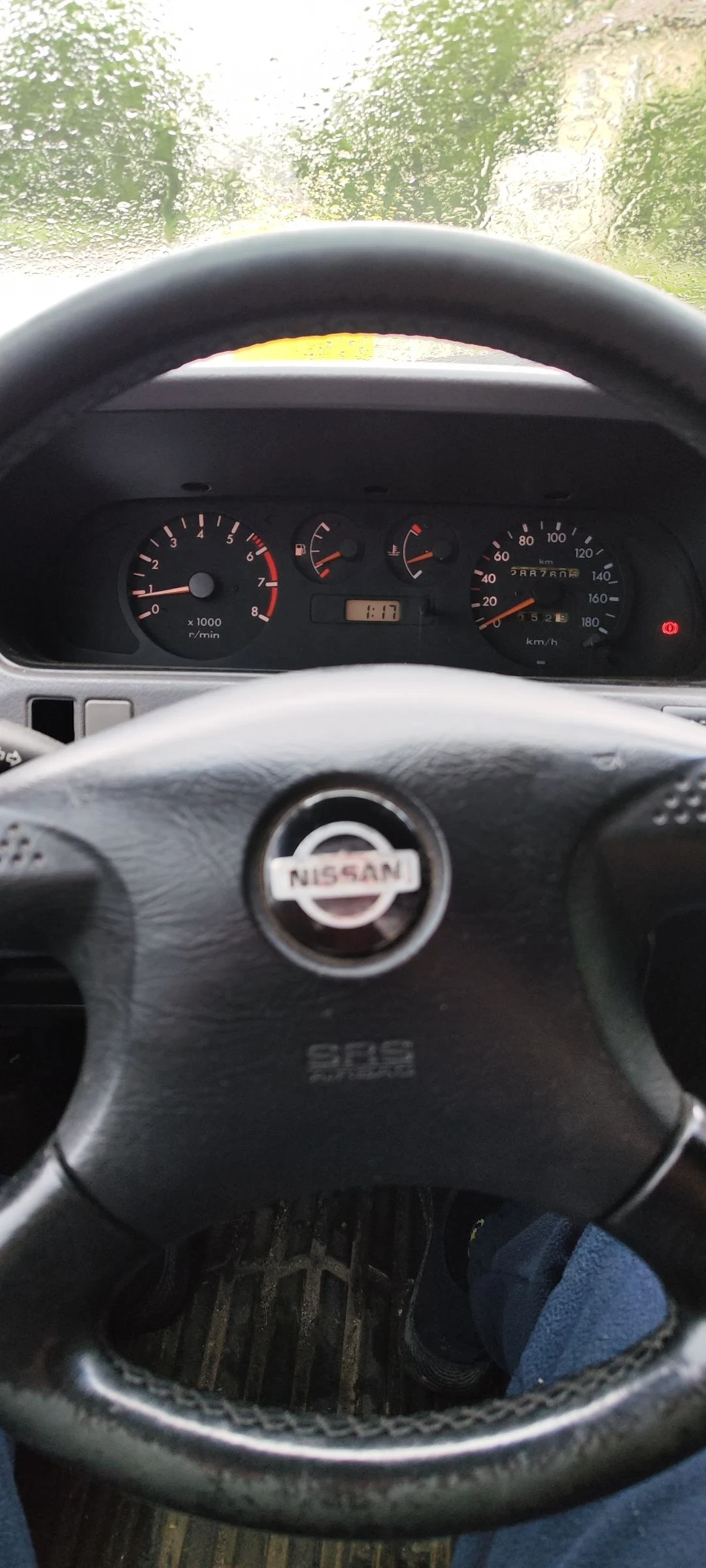 Nissan Terrano 2.4i, снимка 8 - Автомобили и джипове - 54651200