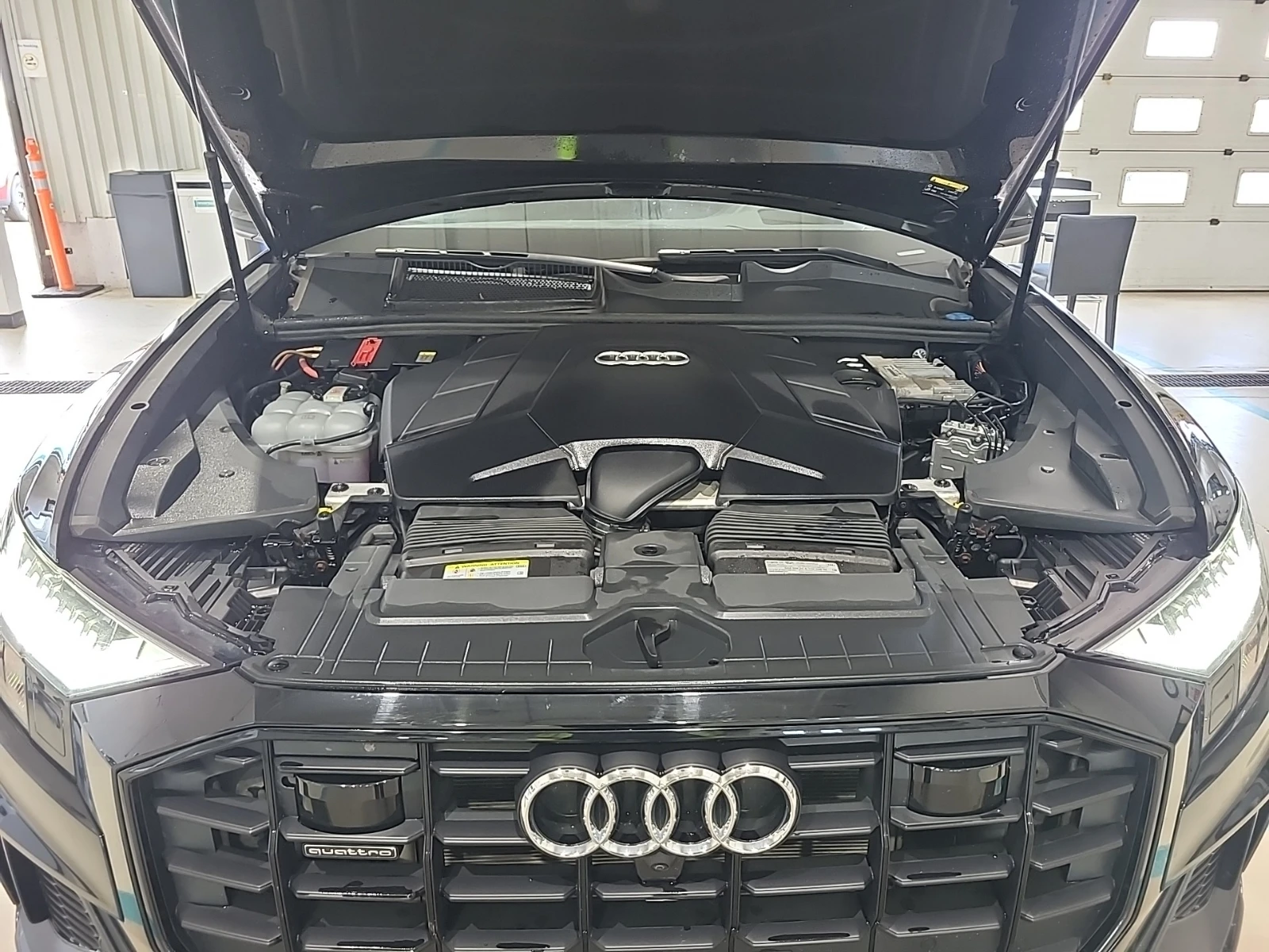 Audi Q8 TECHNIK, снимка 15 - Автомобили и джипове - 54996260