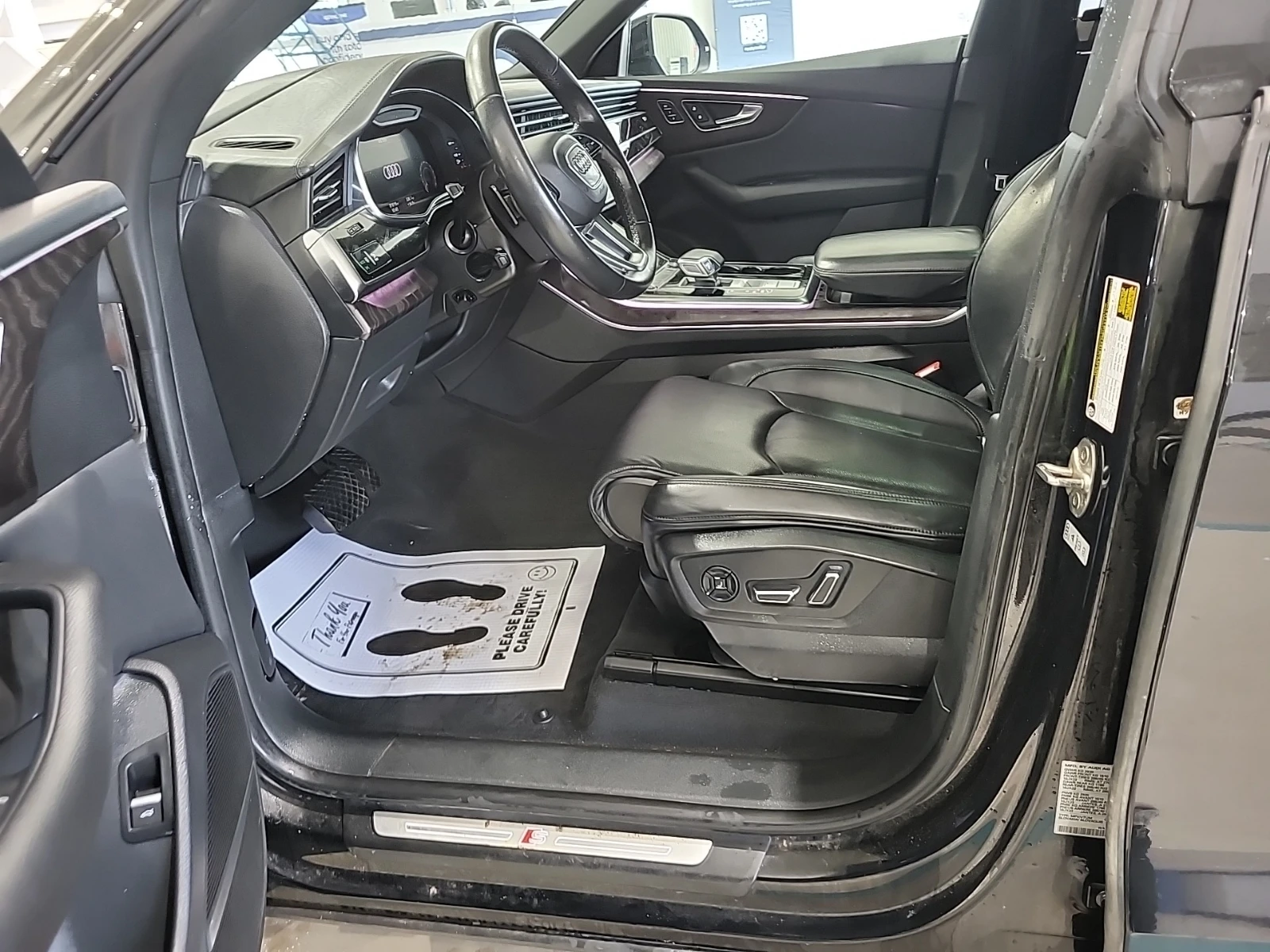 Audi Q8 TECHNIK, снимка 8 - Автомобили и джипове - 54996260
