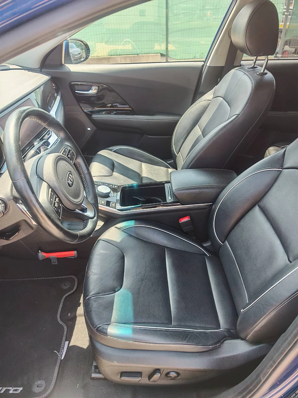 Kia Niro 65KWh EXECUTIVE LINE/SOH100%/ПАМЕТ/JBL/ОБДУХВАНЕ, снимка 8 - Автомобили и джипове - 55099799