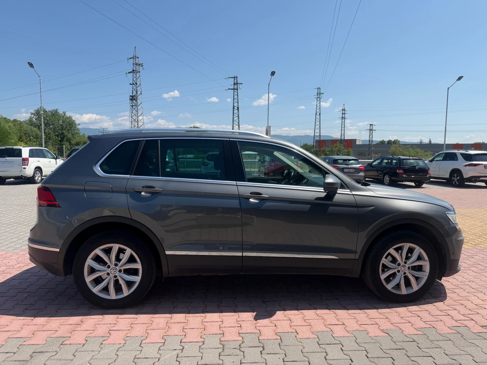VW Tiguan 2.0 TDI, снимка 7 - Автомобили и джипове - 55362187