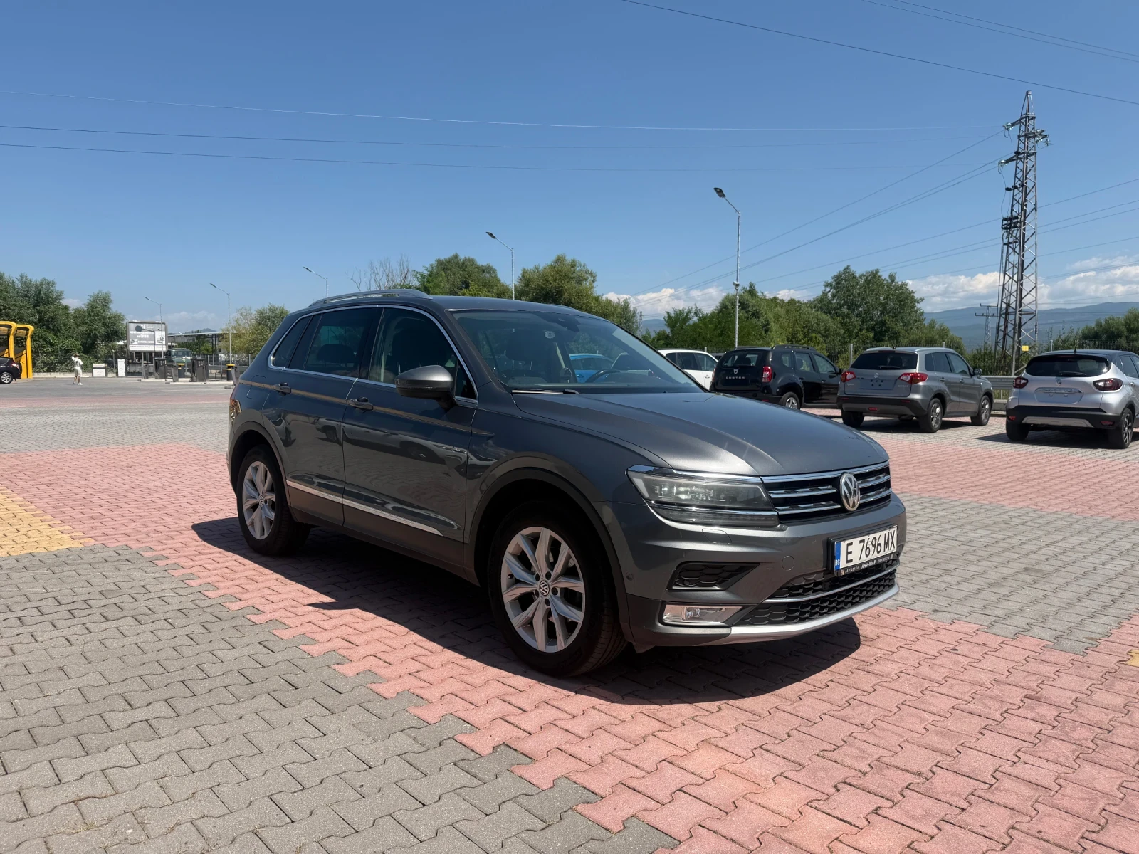 VW Tiguan 2.0 TDI, снимка 8 - Автомобили и джипове - 55362187