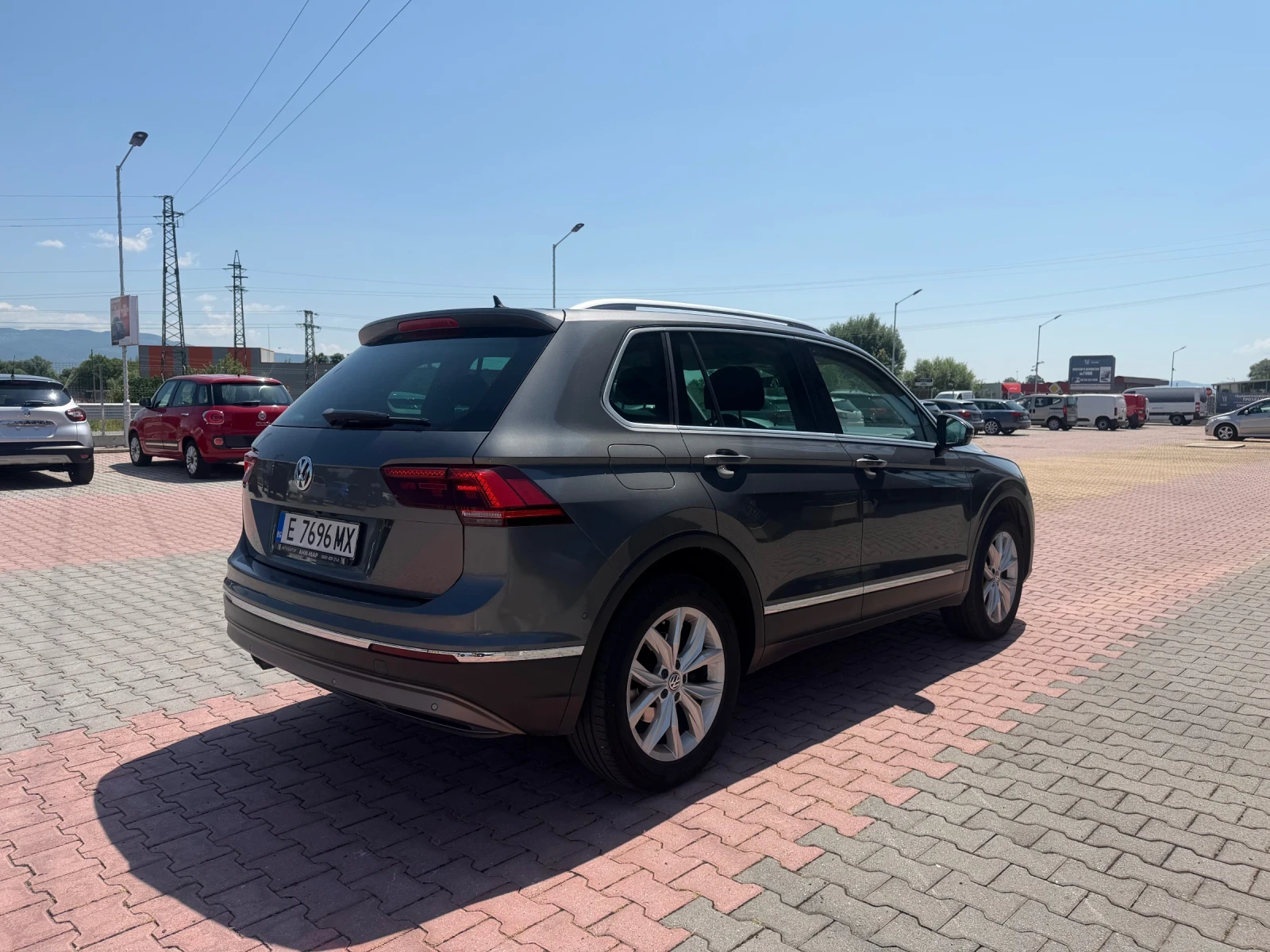 VW Tiguan 2.0 TDI, снимка 6 - Автомобили и джипове - 55362187