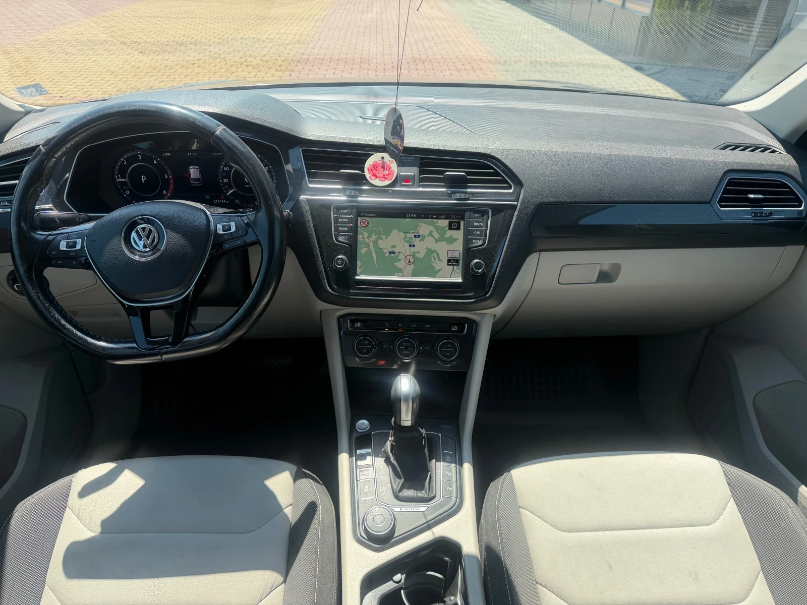 VW Tiguan 2.0 TDI, снимка 10 - Автомобили и джипове - 55362187