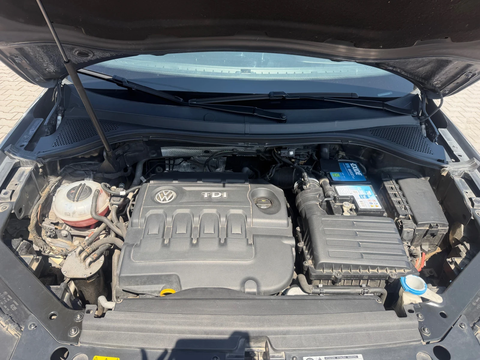 VW Tiguan 2.0 TDI, снимка 14 - Автомобили и джипове - 55362187