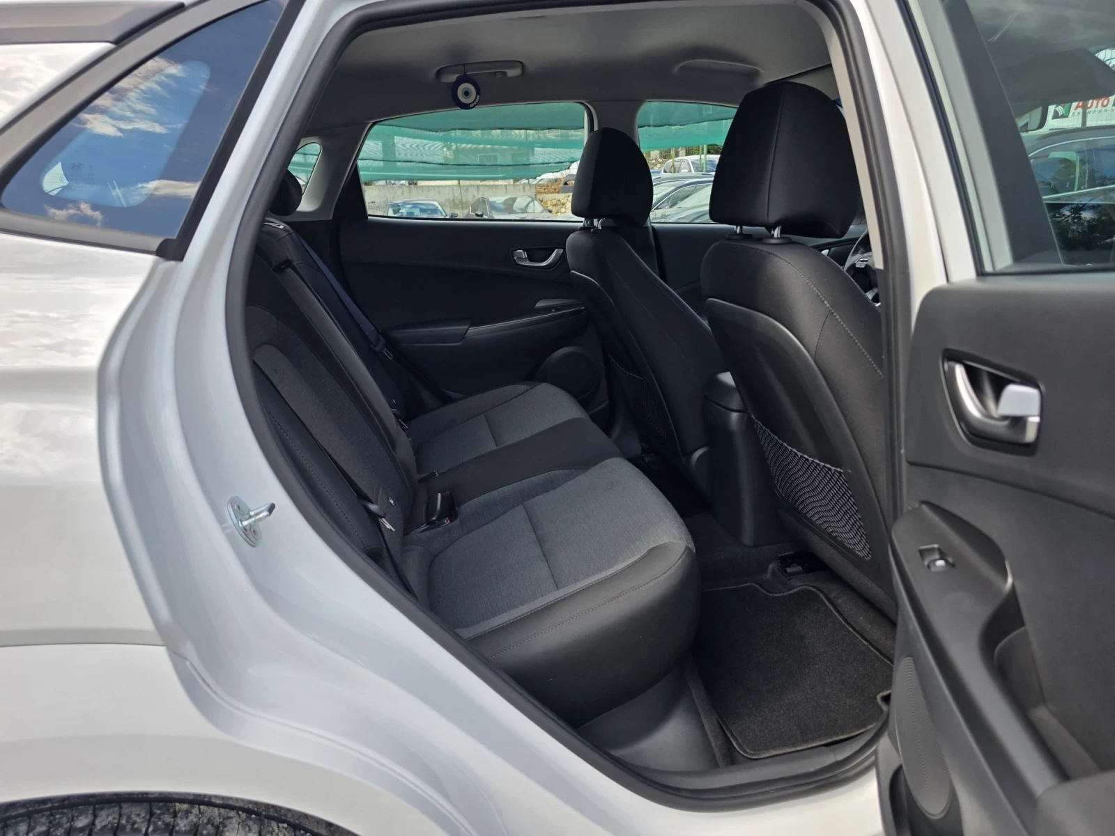 Hyundai Kona ФЕЙС 39 KW 320 КМ ПРОБЕГ / ТЕРМОПОМПА / 63000 КМ, снимка 11 - Автомобили и джипове - 55669340