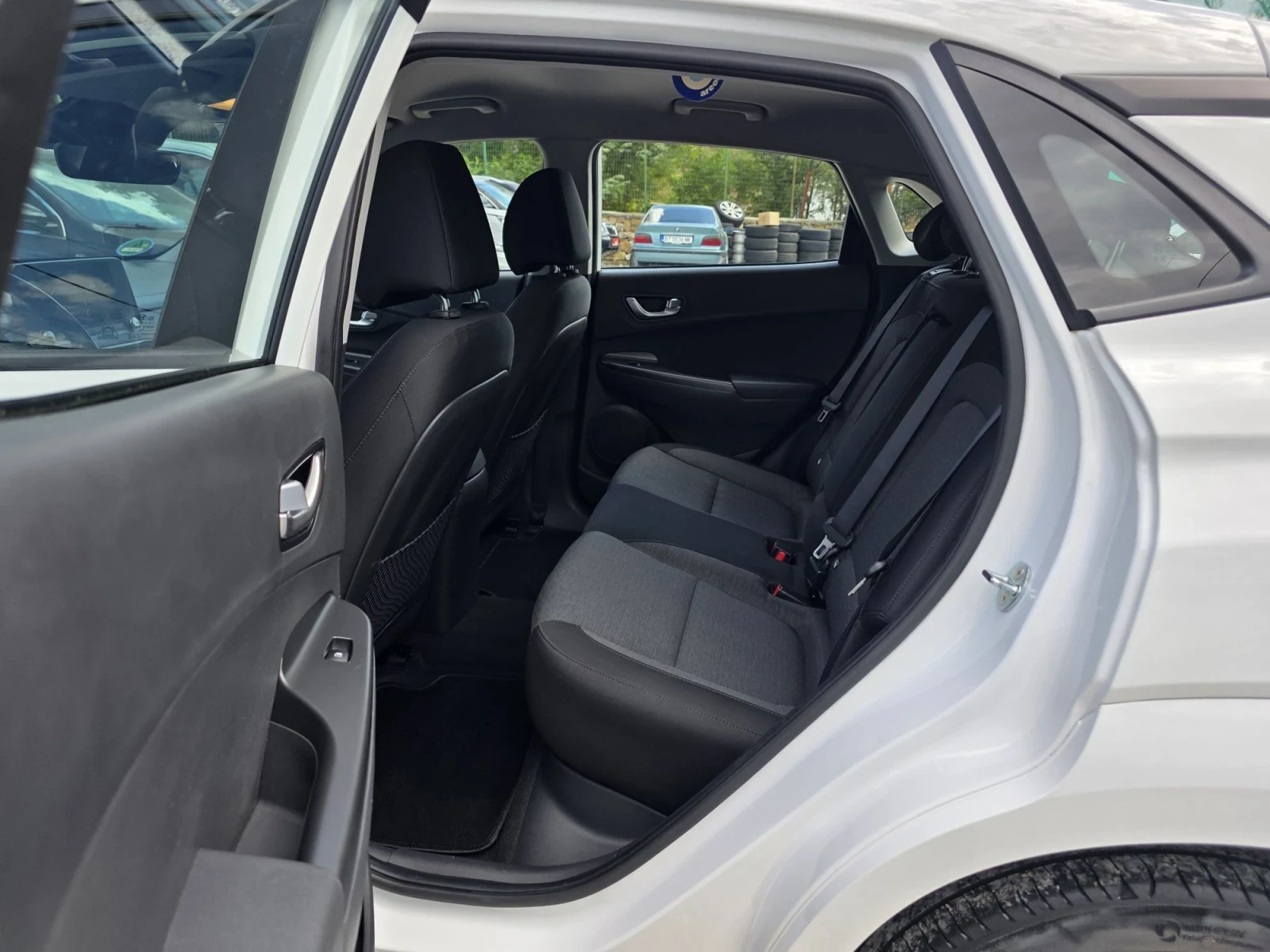 Hyundai Kona ФЕЙС 39 KW 320 КМ ПРОБЕГ / ТЕРМОПОМПА / 63000 КМ, снимка 10 - Автомобили и джипове - 55669340