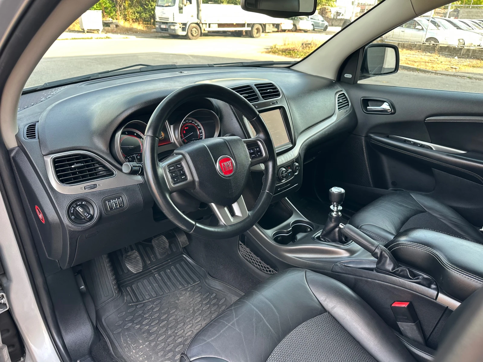 Fiat Freemont 2.0JTD Limited Design 7места, снимка 11 - Автомобили и джипове - 55890457