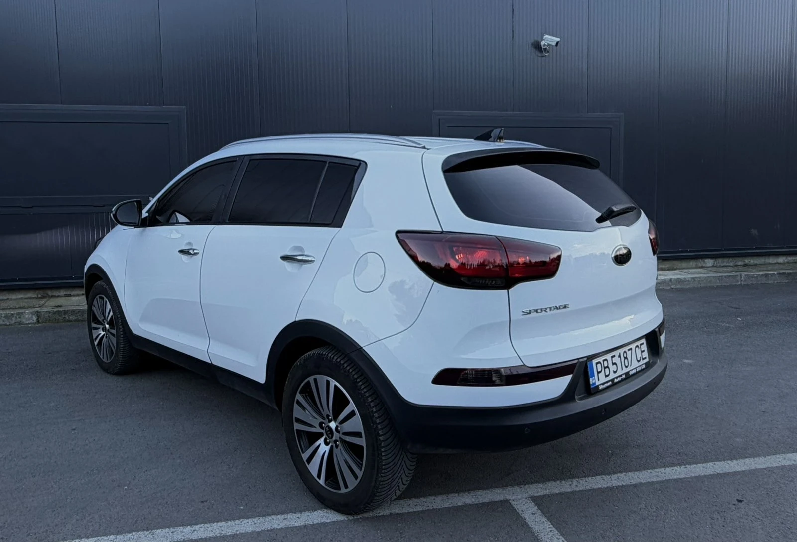 Kia Sportage 2.0 CRDi АВТОМАТ СМЕНЕНИ ВЕРИГИ, снимка 4 - Автомобили и джипове - 56231737