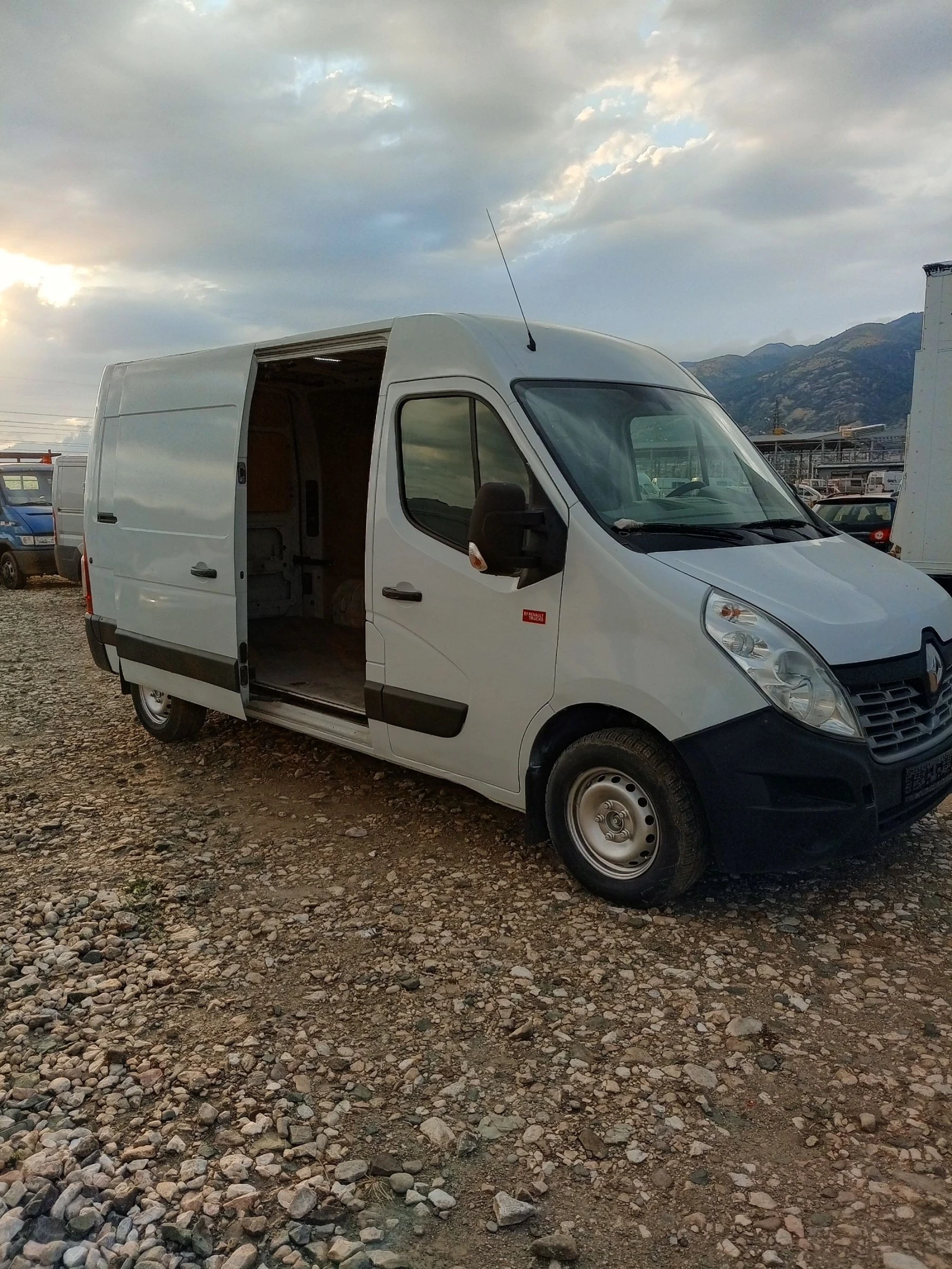 Renault Master 2.3 - изображение 3