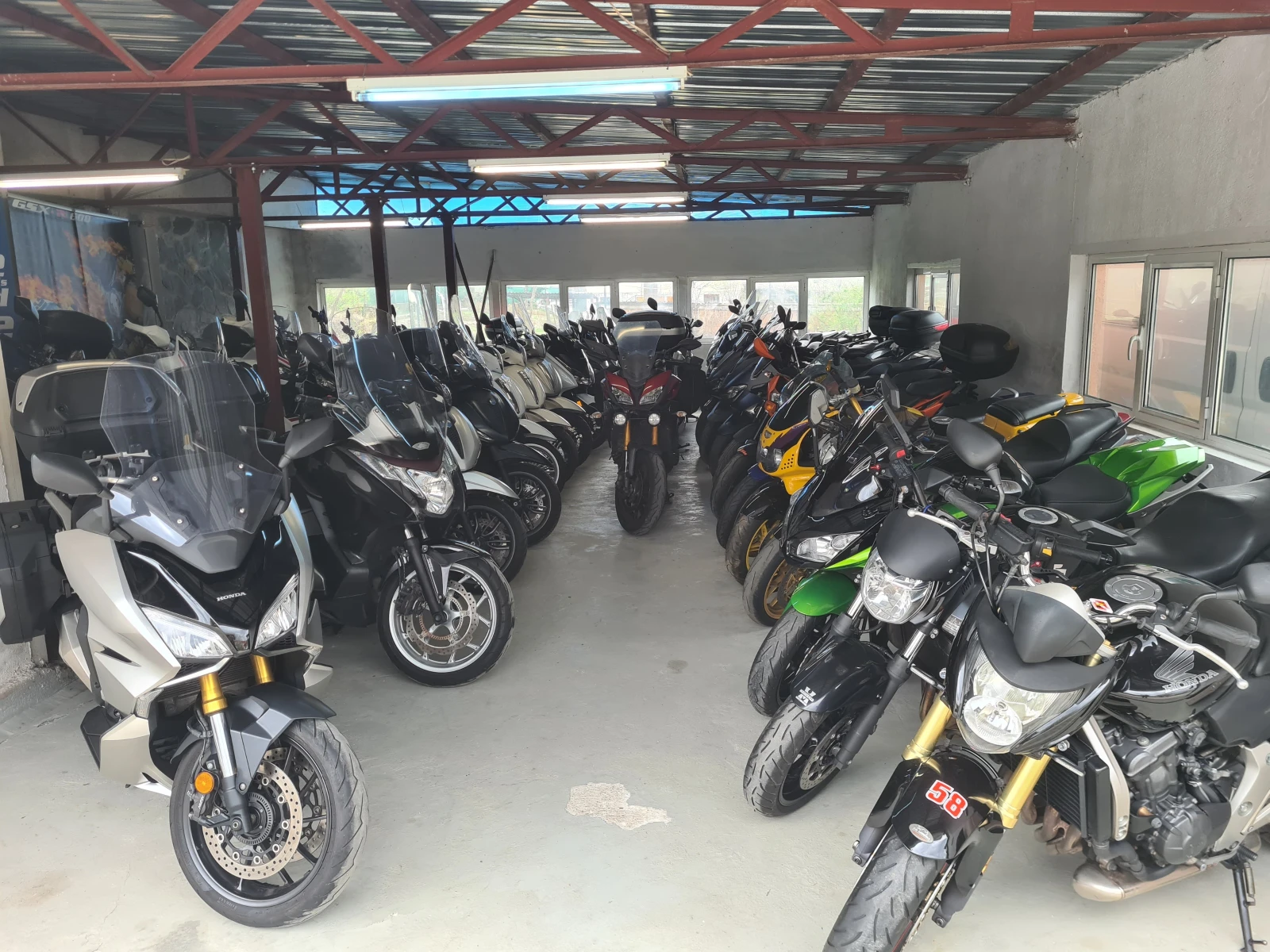 Honda Forza 350i TCS/ABS, снимка 8 - Мотоциклети и мототехника - 53965246