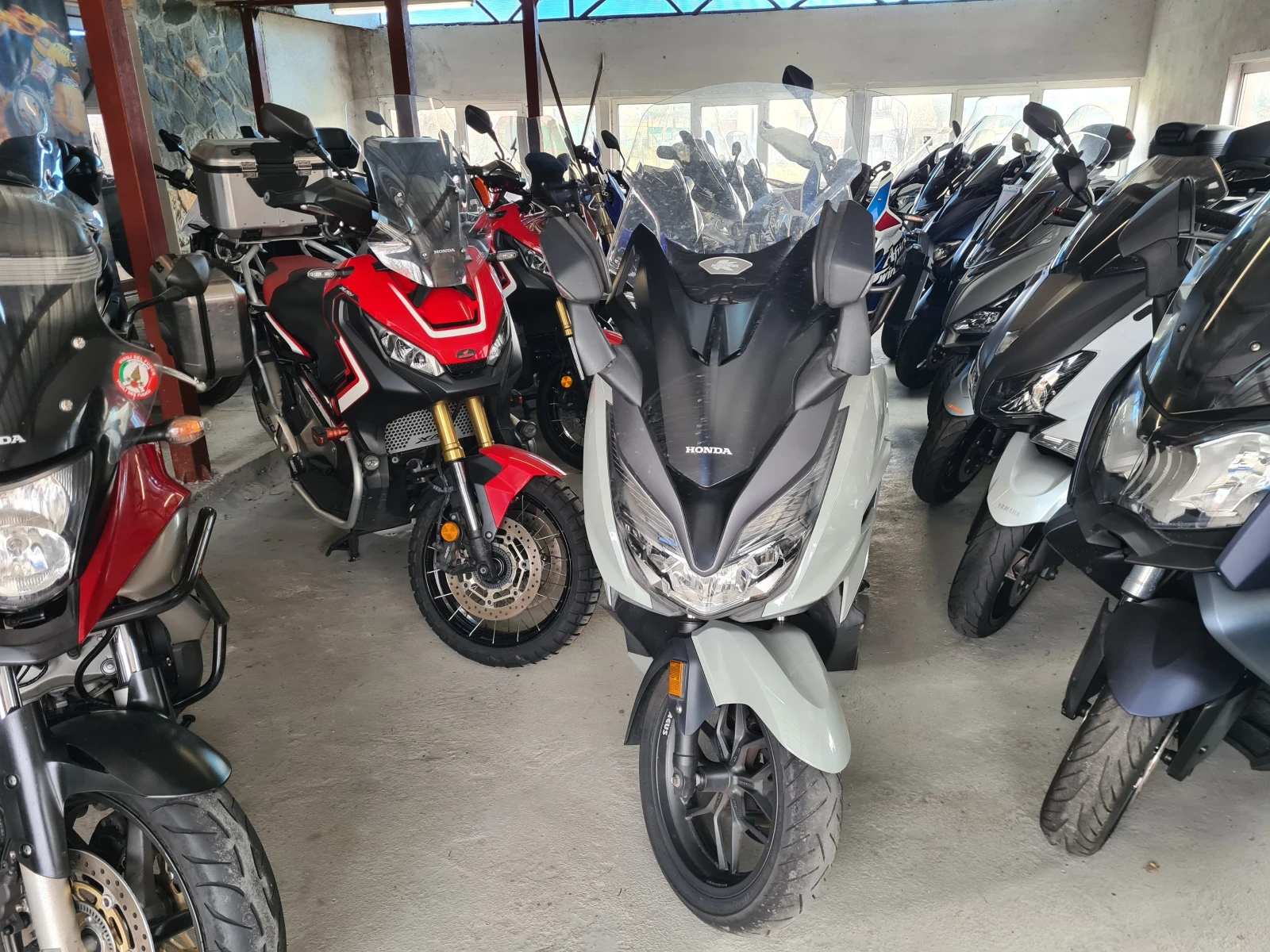 Honda Forza 350i TCS/ABS, снимка 2 - Мотоциклети и мототехника - 53965246