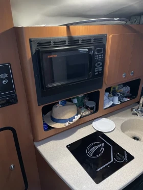Моторна яхта Crownline 270CR, снимка 7