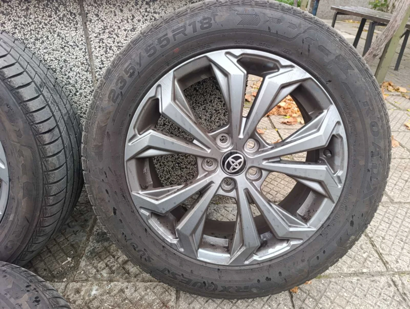    235/55R18  Toyota | Mobile.bg   3