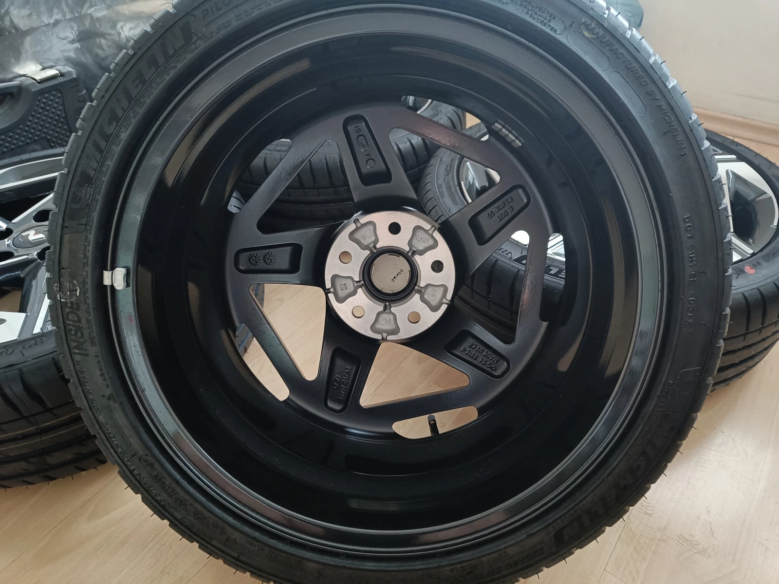 ���� � ������ 225/40R18 �� Hyundai I30 | Mobile.bg � ����������� 7