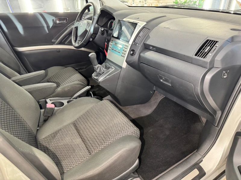 Toyota Corolla verso FACELIFT VVTI NAVI EXECUTIVE , снимка 9 - Автомобили и джипове - 47560719