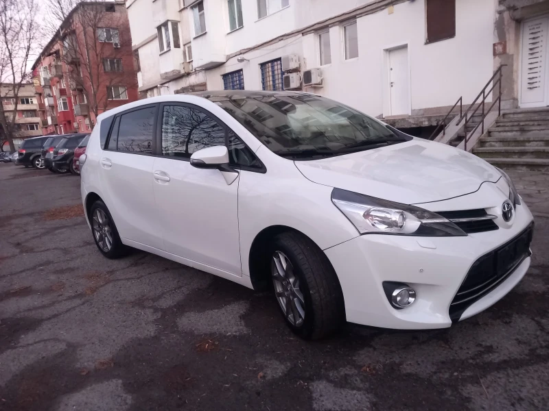 Toyota Verso 1.8wti панорама, автомат, цвят перла 155000км, снимка 6 - Автомобили и джипове - 48246131