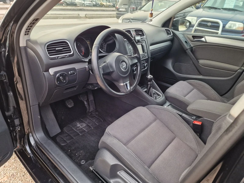 VW Golf 6 1.6tdi, снимка 9 - Автомобили и джипове - 48227048