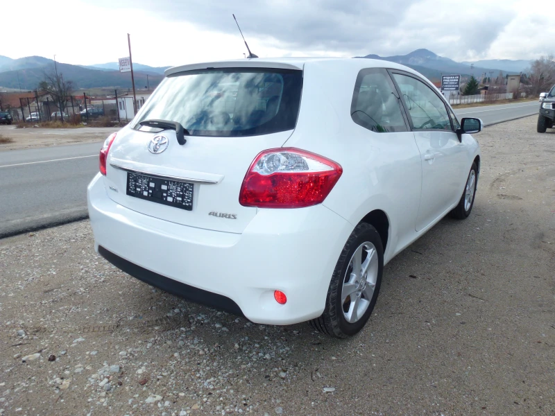 Toyota Auris 1.3, снимка 4 - Автомобили и джипове - 48293122