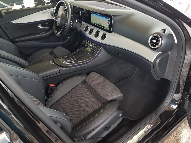Mercedes-Benz E 220 D 4matic AMG FACELIFT /07/2021 г. ЛИЗИНГ, снимка 11 - Автомобили и джипове - 52140790
