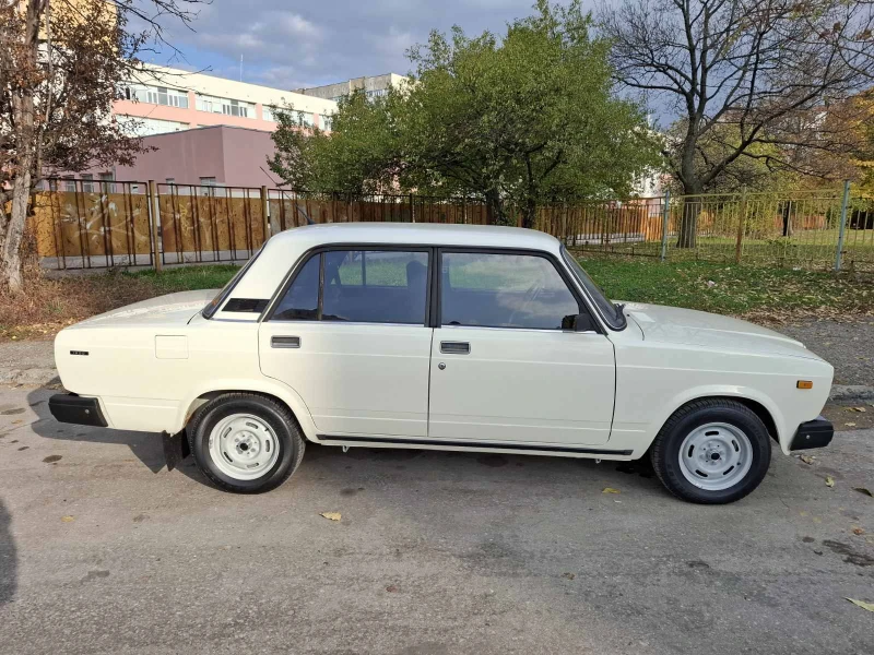 Lada 2107 РЕСТАВРИРАНА, снимка 3 - Автомобили и джипове - 52295437