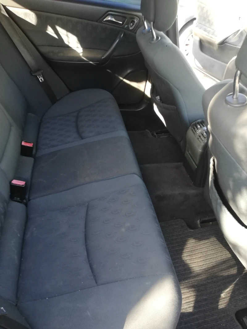 Mercedes-Benz C 180, снимка 5 - Автомобили и джипове - 52678880