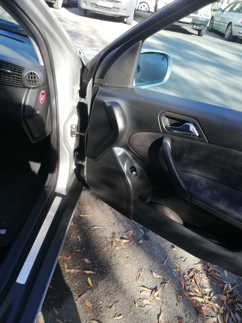 Mercedes-Benz C 180, снимка 15 - Автомобили и джипове - 52678880