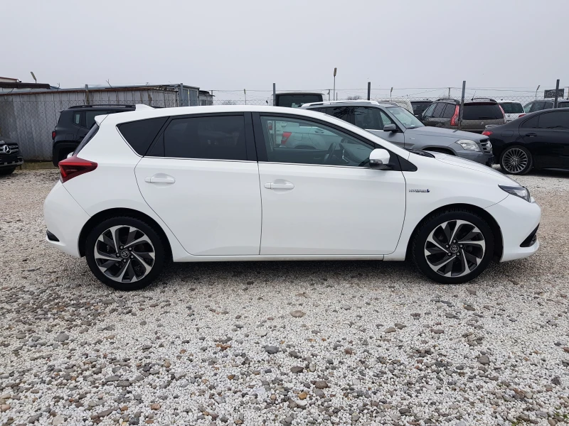 Toyota Auris FACELIFT ЧИСТО НОВА БАТЕРИЯ , снимка 4 - Автомобили и джипове - 52885949