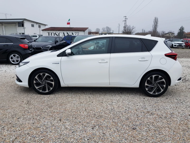 Toyota Auris FACELIFT ЧИСТО НОВА БАТЕРИЯ , снимка 8 - Автомобили и джипове - 52885949