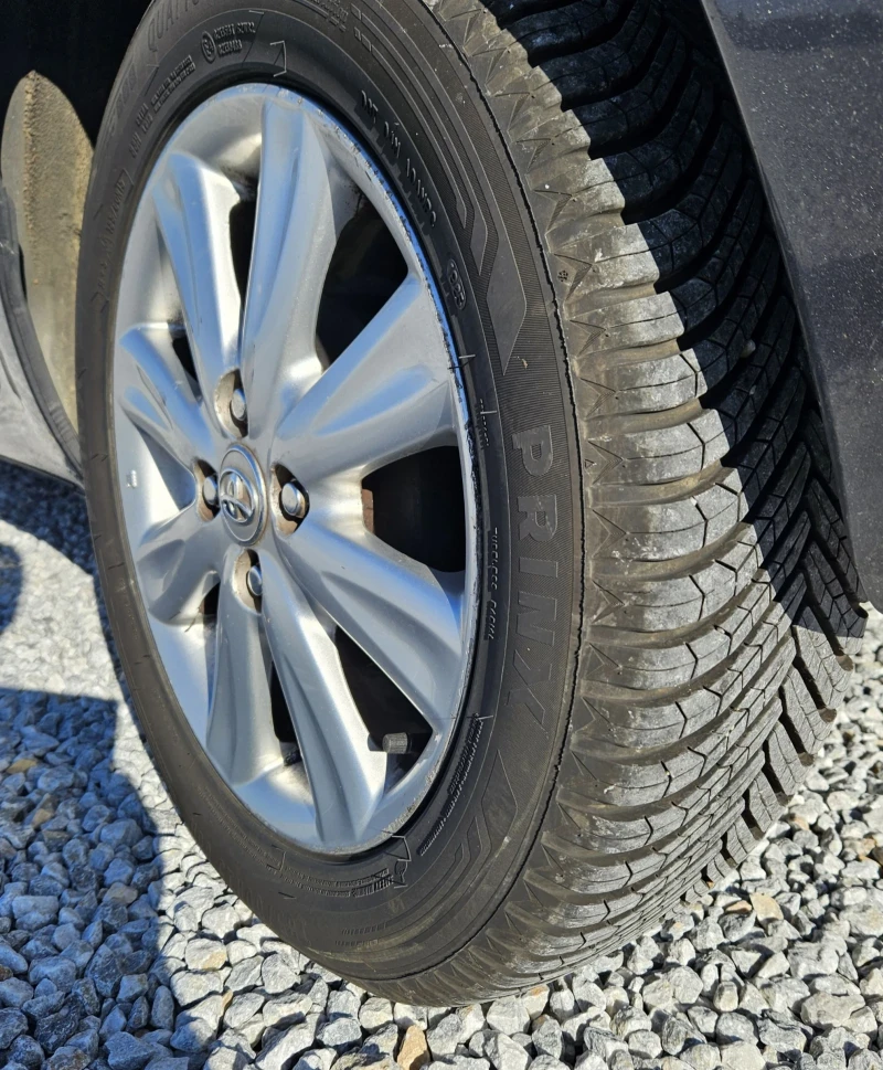 Toyota Yaris, снимка 14 - Автомобили и джипове - 52960111