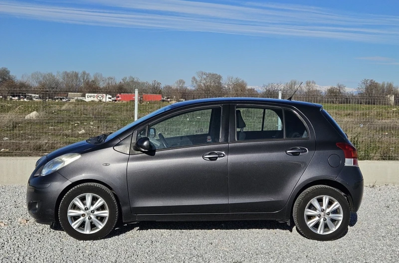 Toyota Yaris, снимка 7 - Автомобили и джипове - 52960111