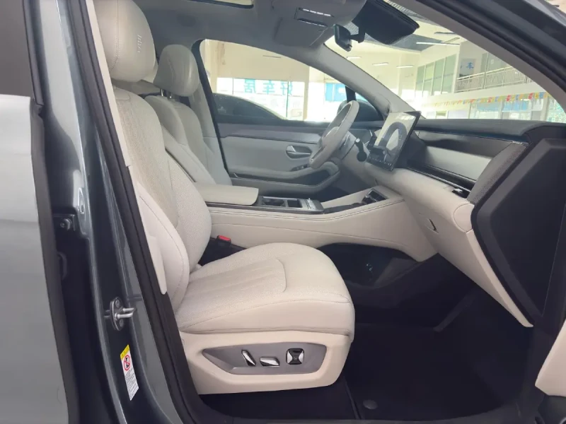 BYD Tang 2025 BYD TangL BEV, снимка 12 - Автомобили и джипове - 53233338