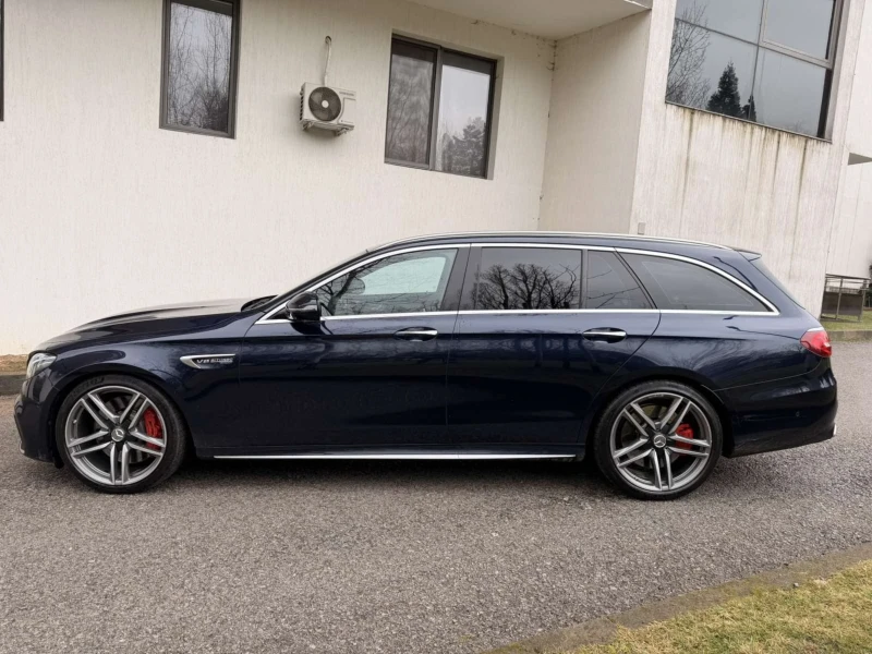 Mercedes-Benz E 63 AMG S / 4-MATIC+ / ГОТОВ ЛИЗИНГ, снимка 4 - Автомобили и джипове - 53297065