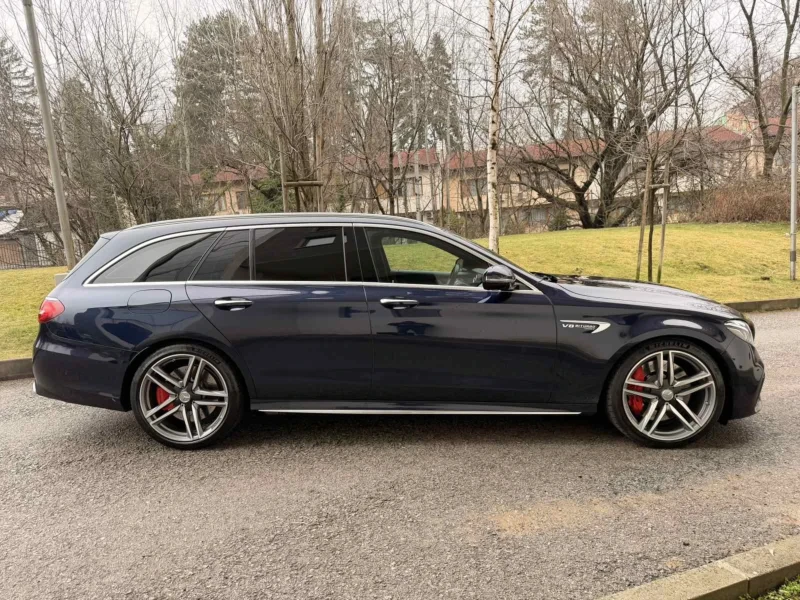 Mercedes-Benz E 63 AMG S / 4-MATIC+ / ГОТОВ ЛИЗИНГ, снимка 8 - Автомобили и джипове - 53297065