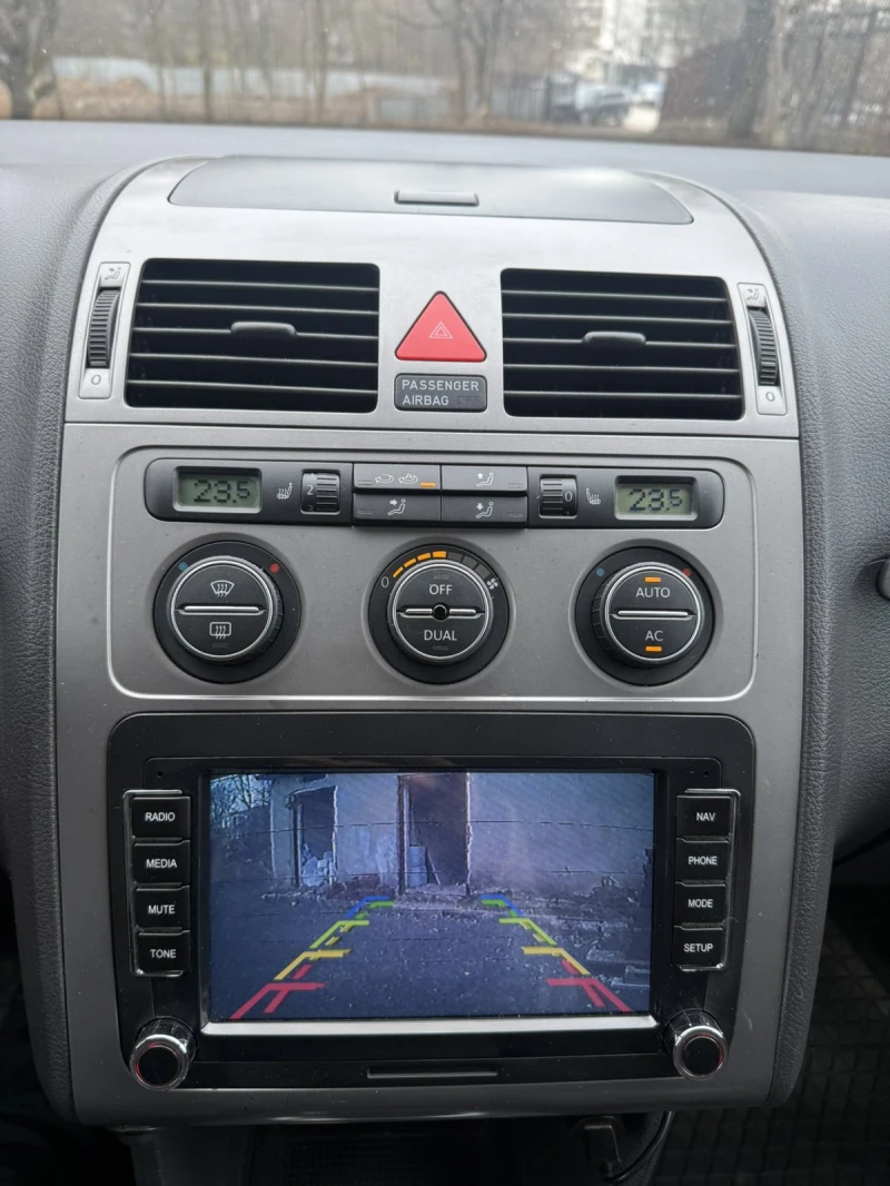 VW Touran ТОВАРЕН, снимка 11 - Автомобили и джипове - 53462852