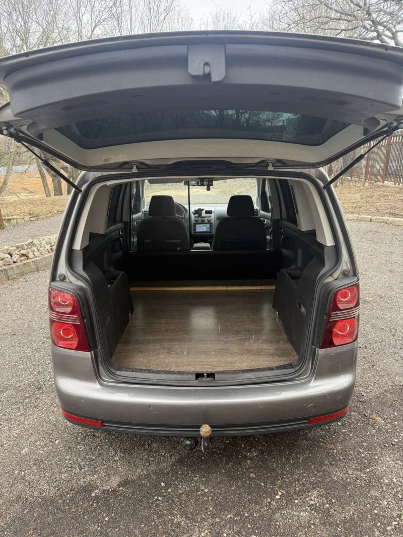 VW Touran ТОВАРЕН, снимка 9 - Автомобили и джипове - 53462852