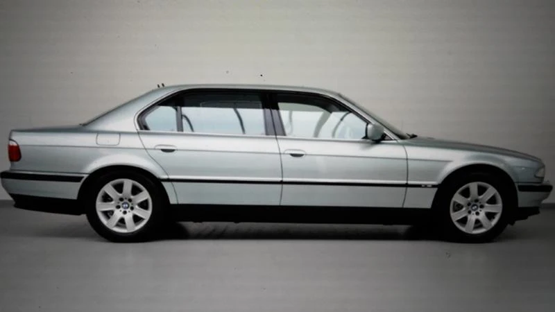 BMW 750 Само врати и калници, снимка 2 - Автомобили и джипове - 49122958