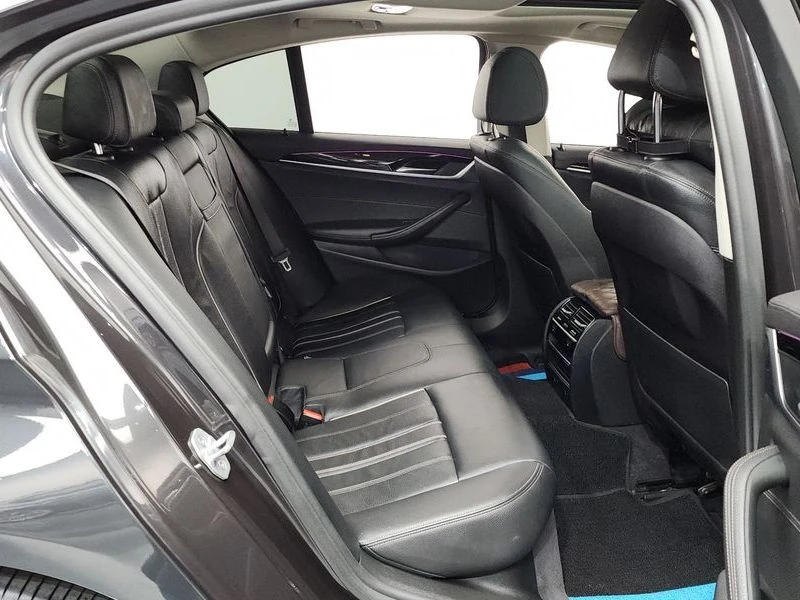 BMW 520 2.0 Automatic, снимка 15 - Автомобили и джипове - 55475669