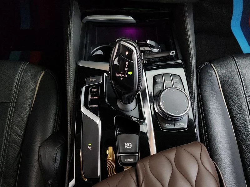 BMW 520 2.0 Automatic, снимка 11 - Автомобили и джипове - 55475669