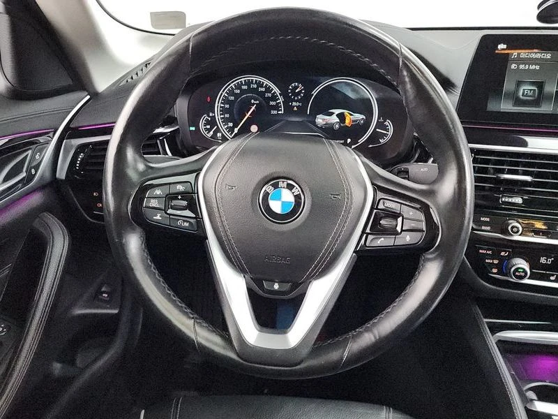 BMW 520 2.0 Automatic, снимка 9 - Автомобили и джипове - 55475669