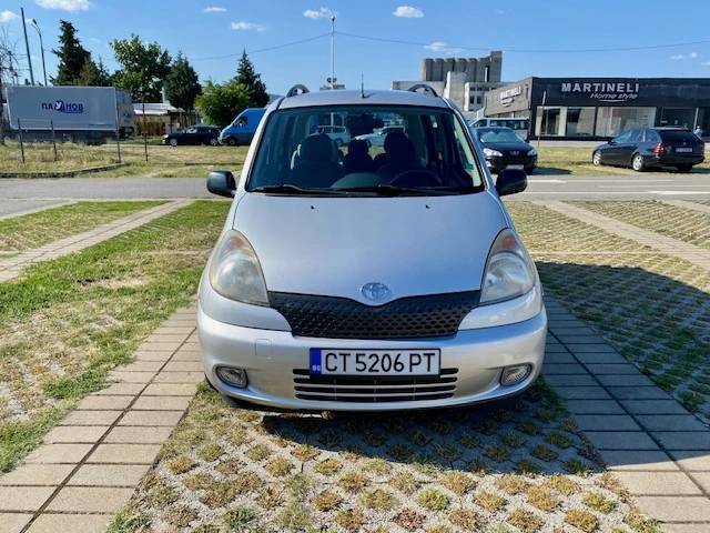 Toyota Yaris verso 1.3i 16V AUTOMATIC, снимка 2 - Автомобили и джипове - 55493533