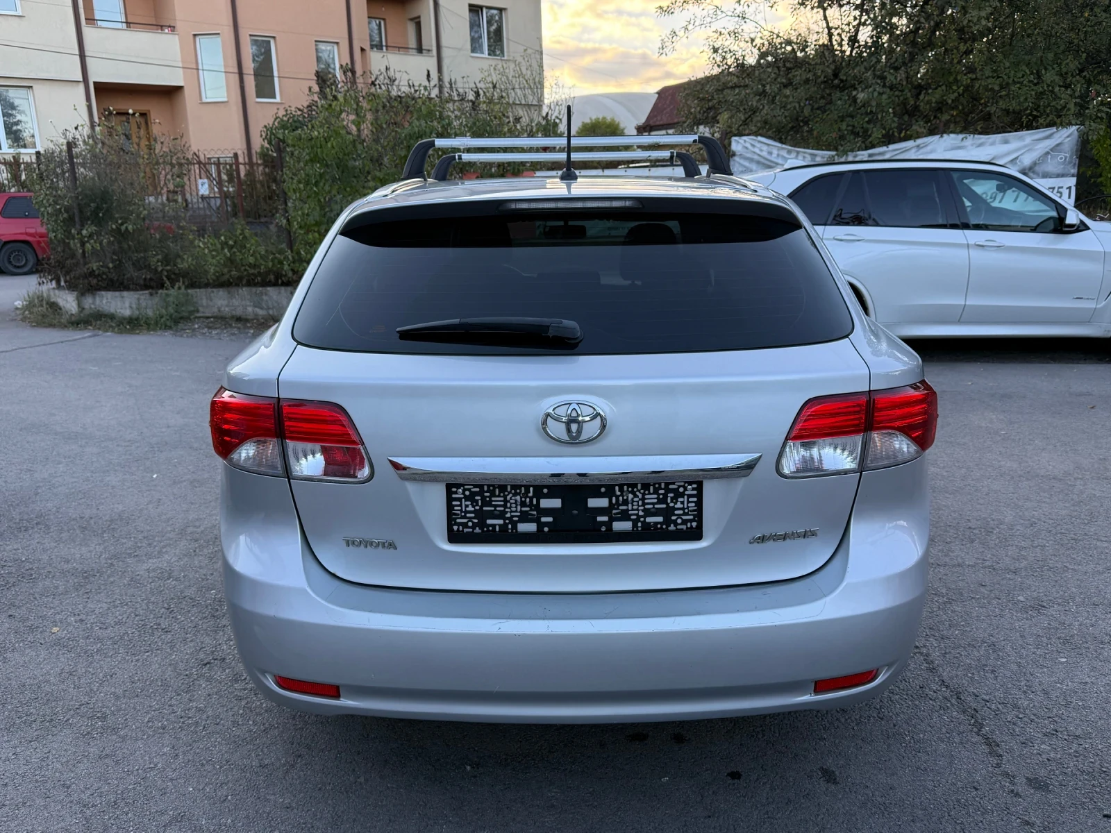 Toyota Avensis Facelift 2013г. 1.6 Valvematic (132 кс) Подгрев - изображение 8