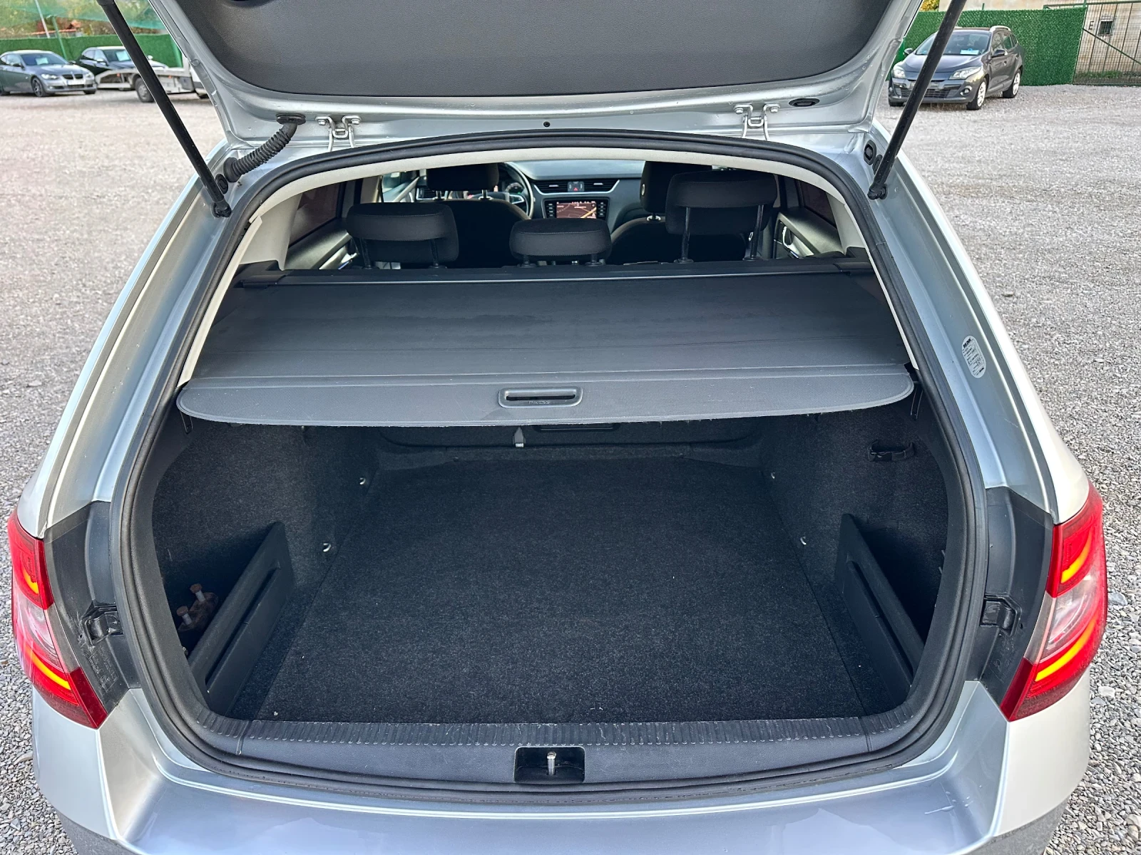 Skoda Octavia 2.0TDI 150hp DSG-7 Distance Assist | Mobile.bg   17