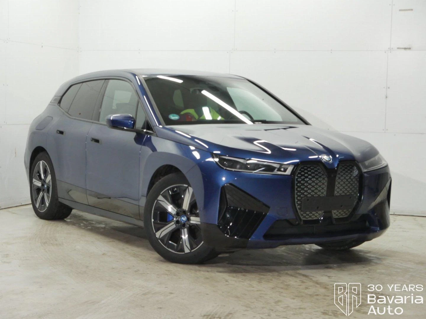 BMW iX 40 xDrive Sport - изображение 4