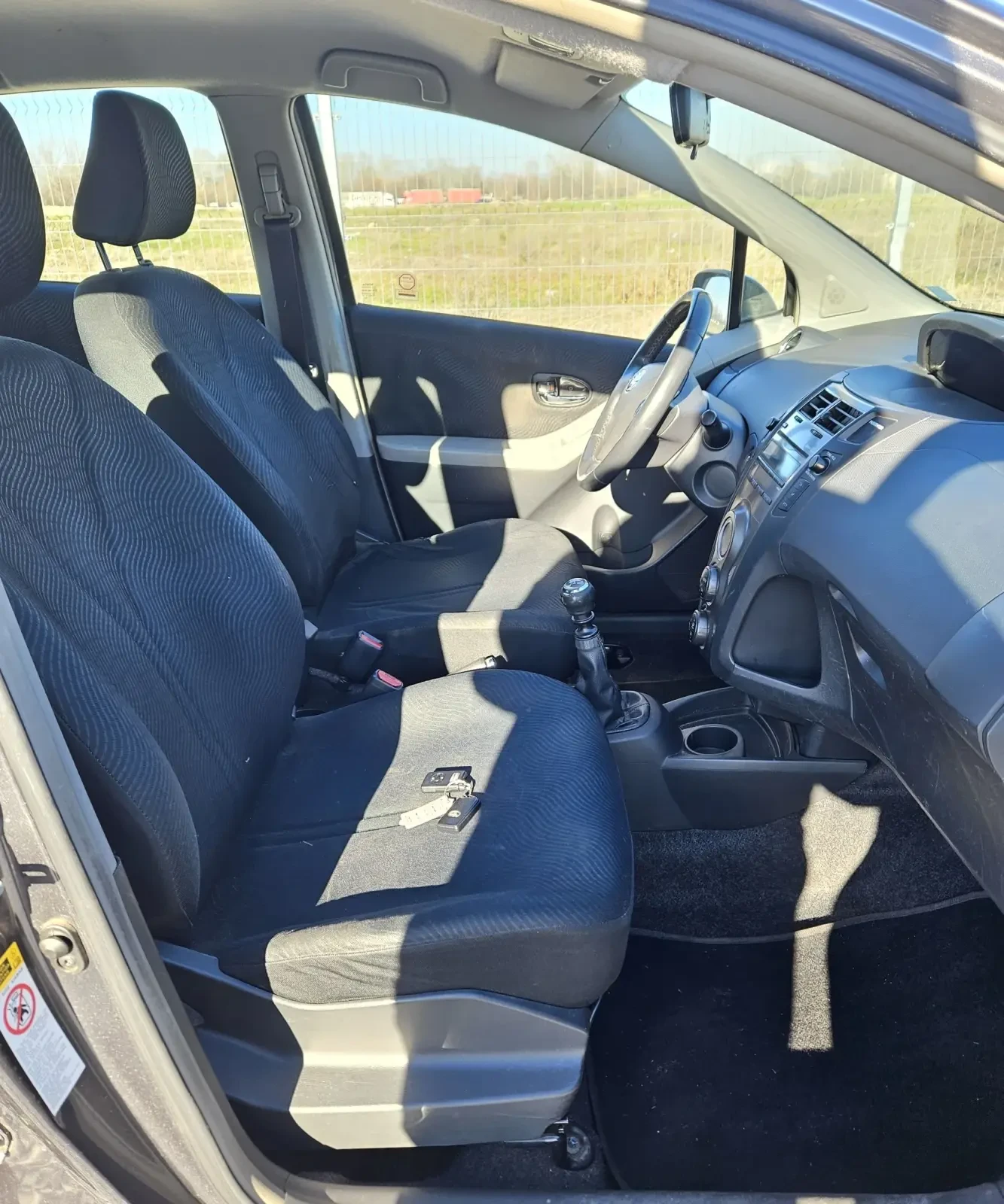 Toyota Yaris  - изображение 9