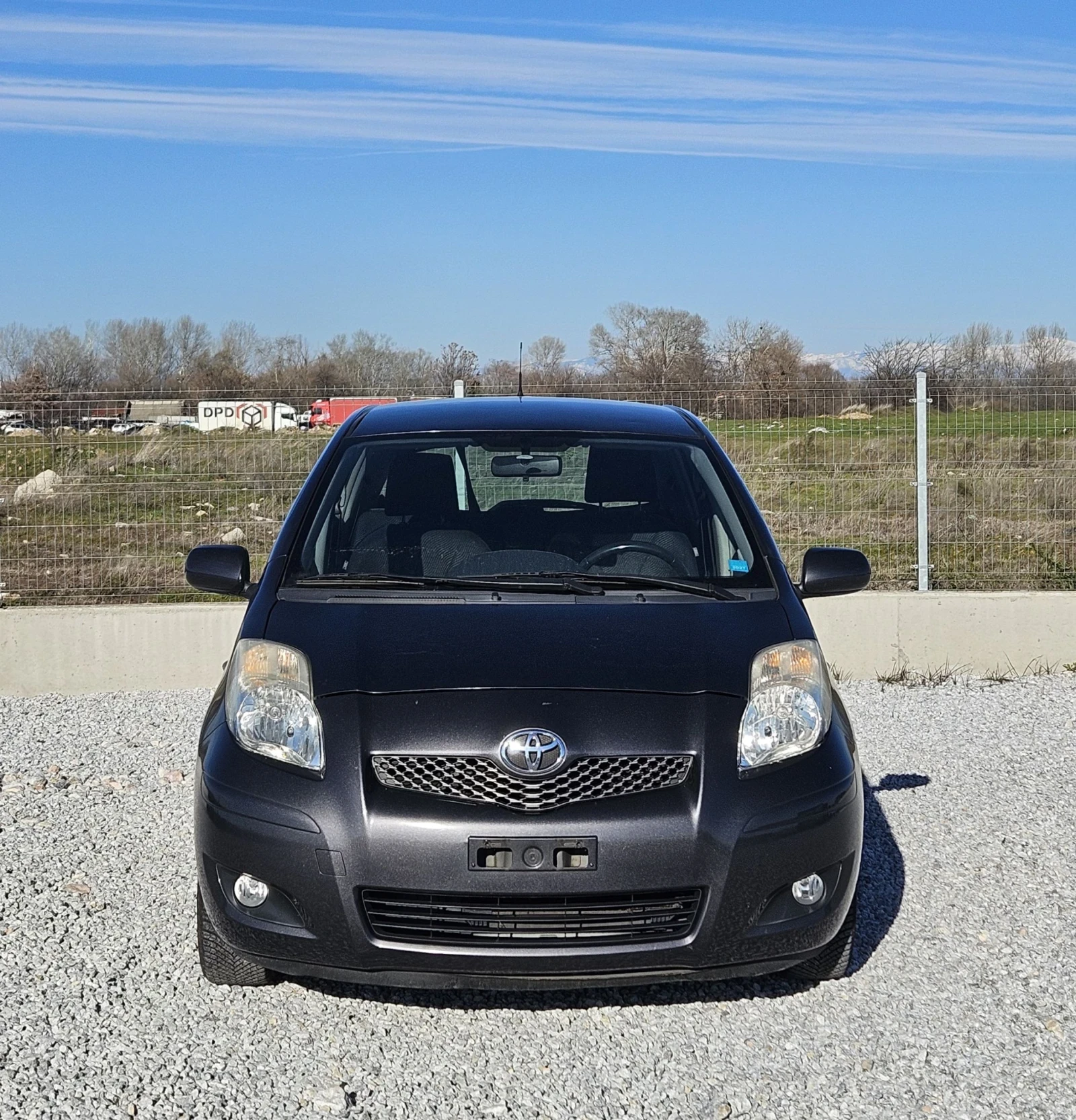 Toyota Yaris  - изображение 2