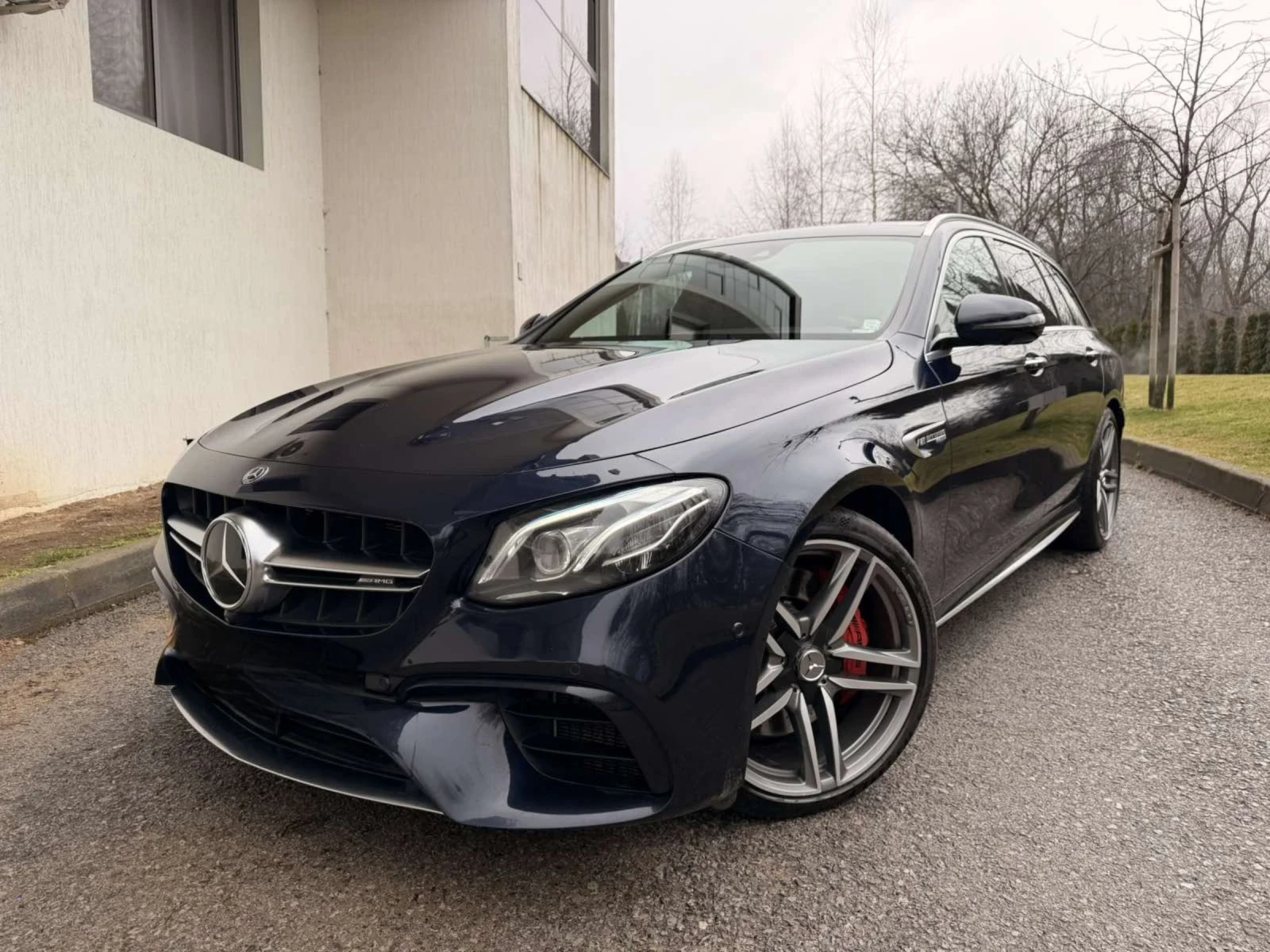 Mercedes-Benz E 63 AMG S / 4-MATIC+ / ГОТОВ ЛИЗИНГ - изображение 3
