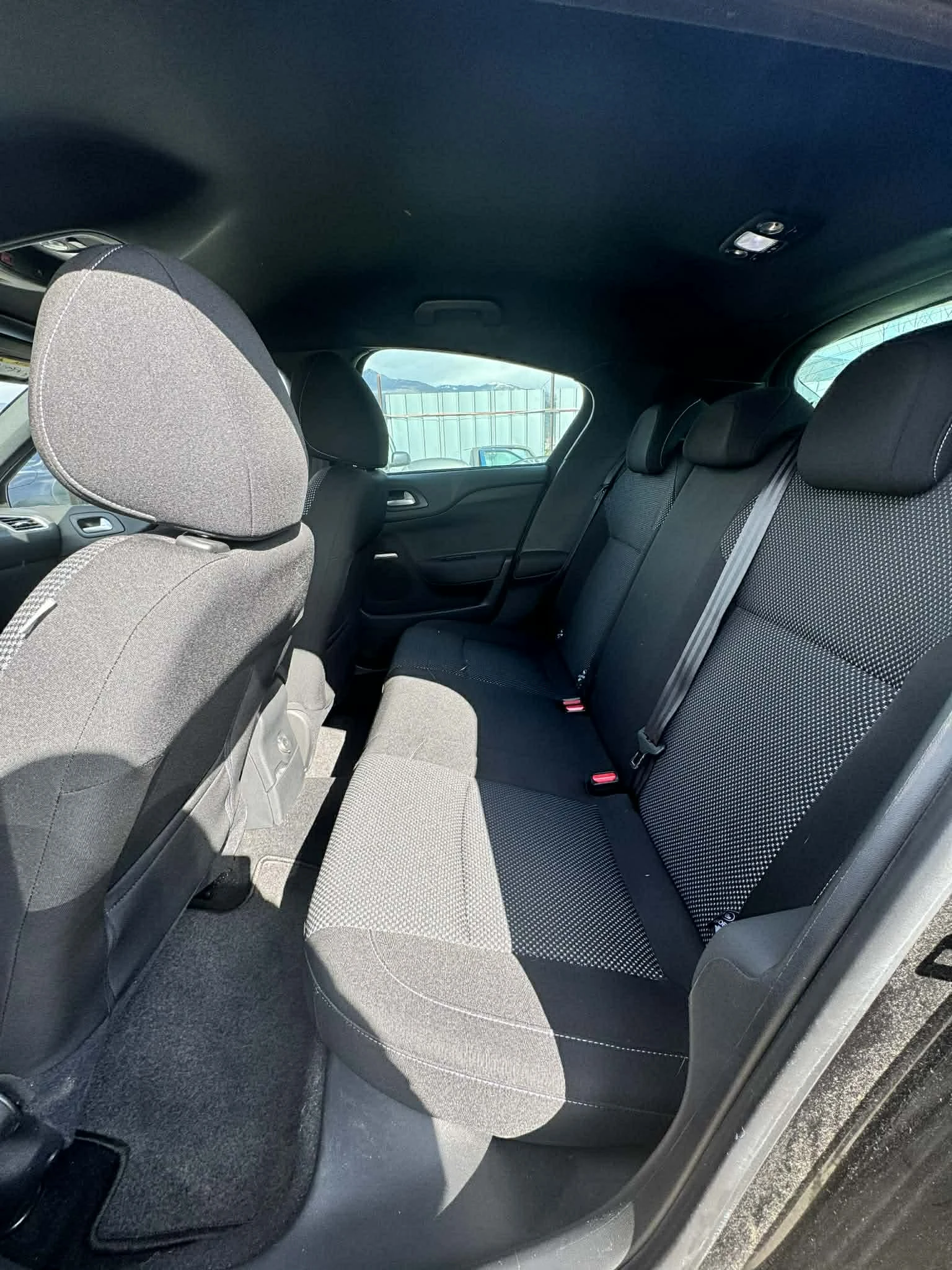 Citroen DS4 1.2i Turbo 130к.с - изображение 8