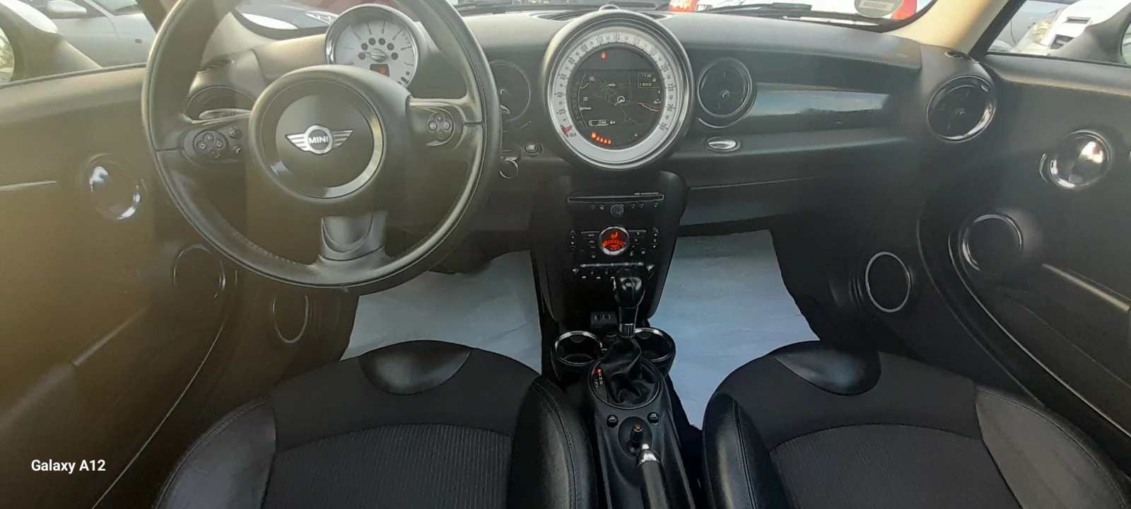 Mini Cooper 2.0D AVTOMAT. NAVI. PANORAMA., снимка 15 - Автомобили и джипове - 53866208