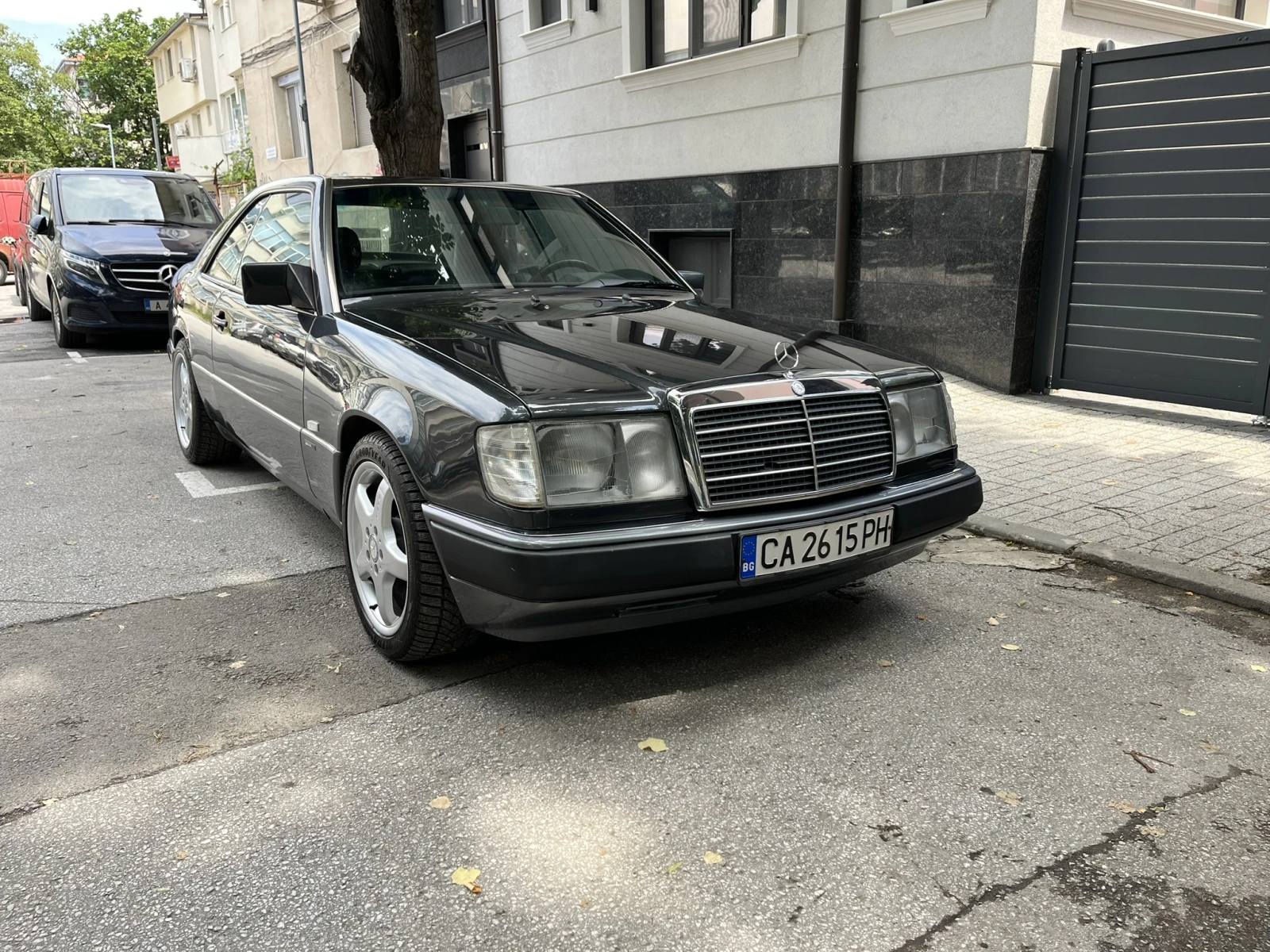 Mercedes-Benz 124 200CE, снимка 11 - Автомобили и джипове - 54663605